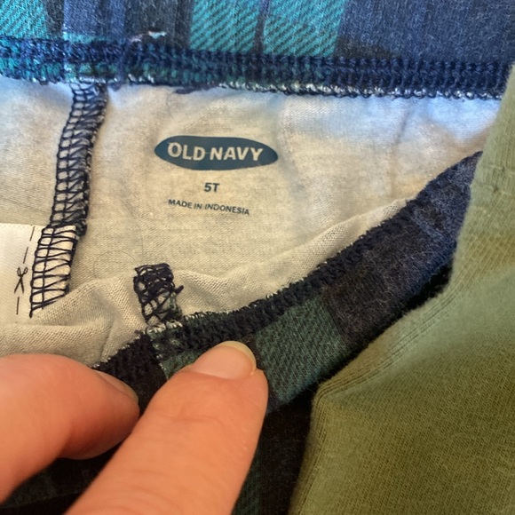 Bundles set of four size 5T and 4-5 Old Navy and Gap leggings. - Picture 5 of 9